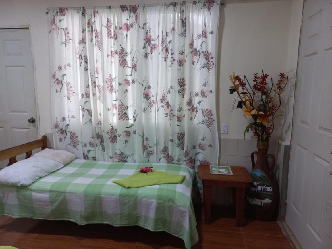 Hotel Margarita Sierpe Esterno foto